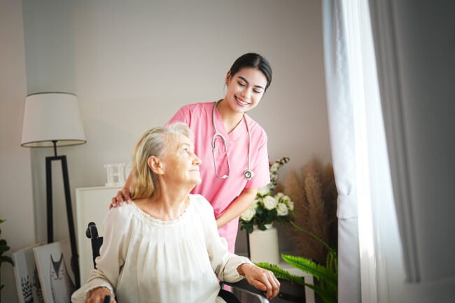 dementia-occupational-therapy-home-caregiver-senior-adult-woman